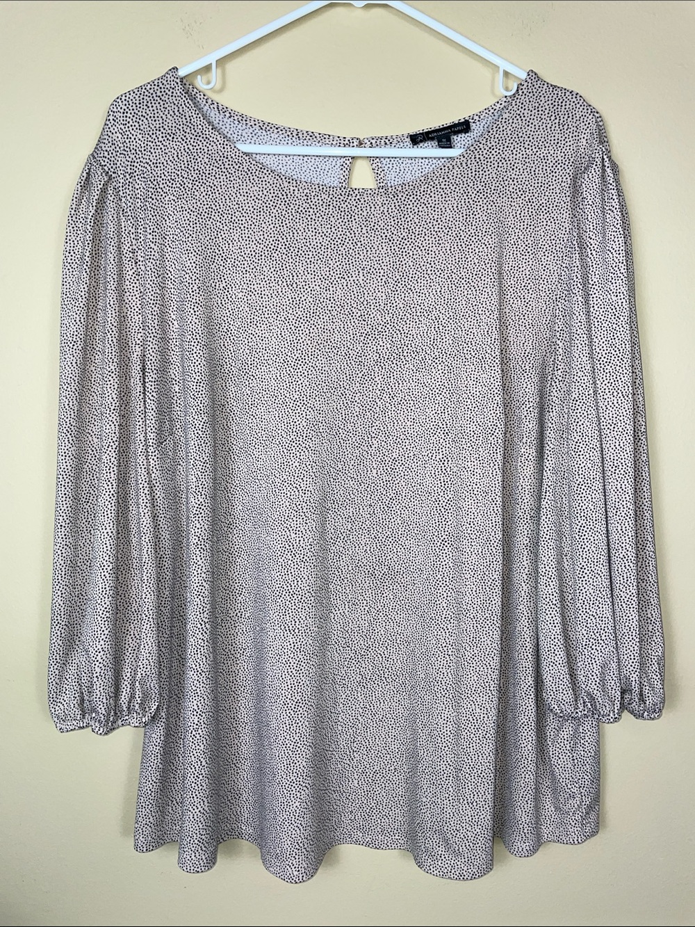 Adrianna Papell Women’s Micro Dot Cream Black Keyhole Back 7/8 Sleeve Blouse